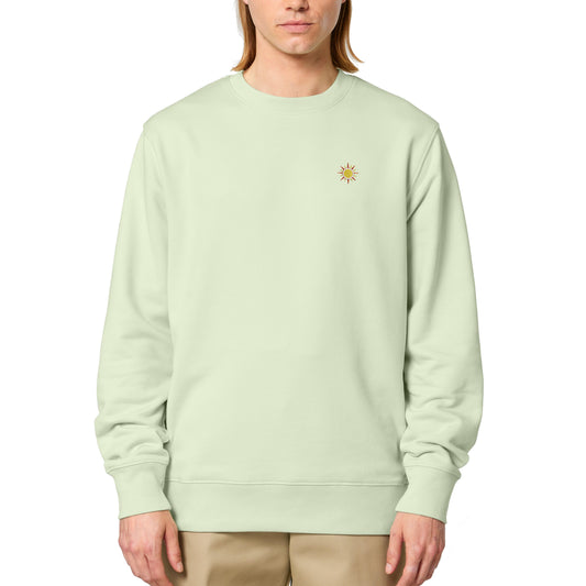 Mann präsentiert das Unisex Regular Fit Terry Sweatshirt in Mintgrün, ideal für jede Jahreszeit.