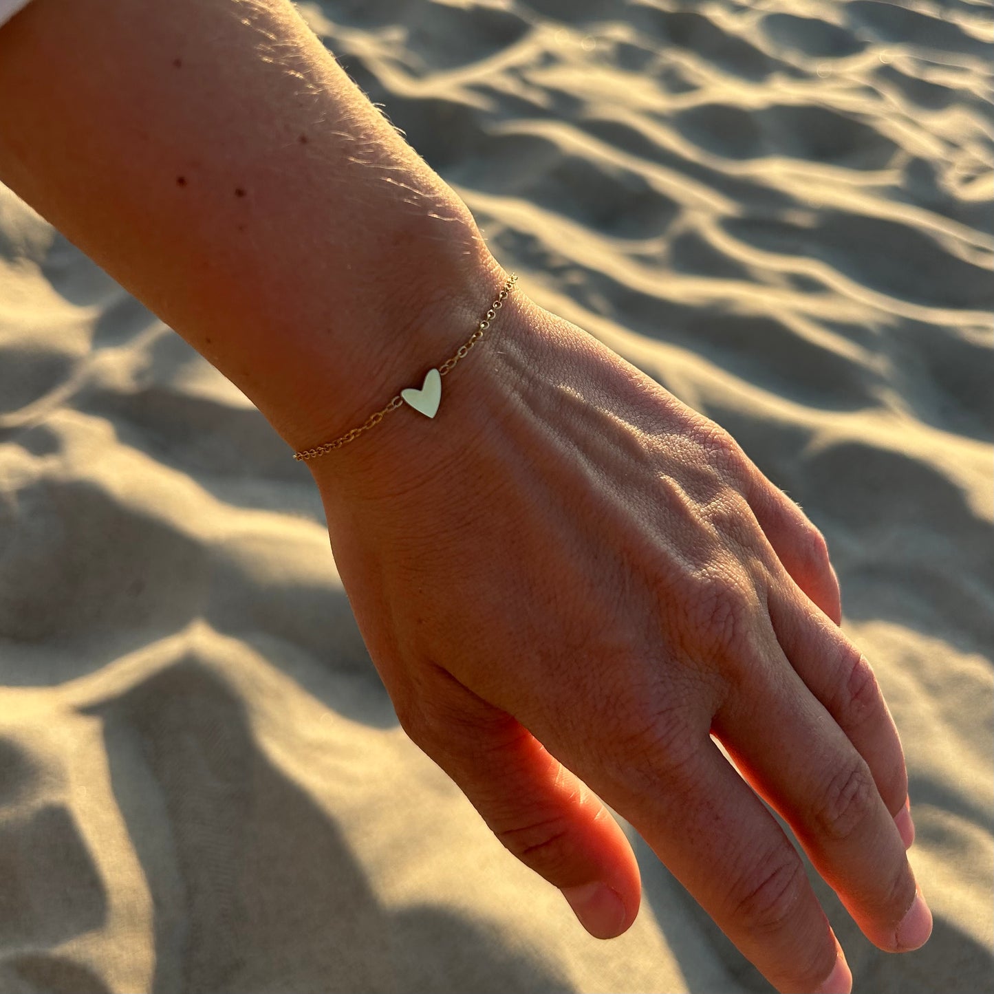 Herz-Armband Gold– filigraner, wasserfester Edelstahlschmuck | Verstellbar & hautfreundlich